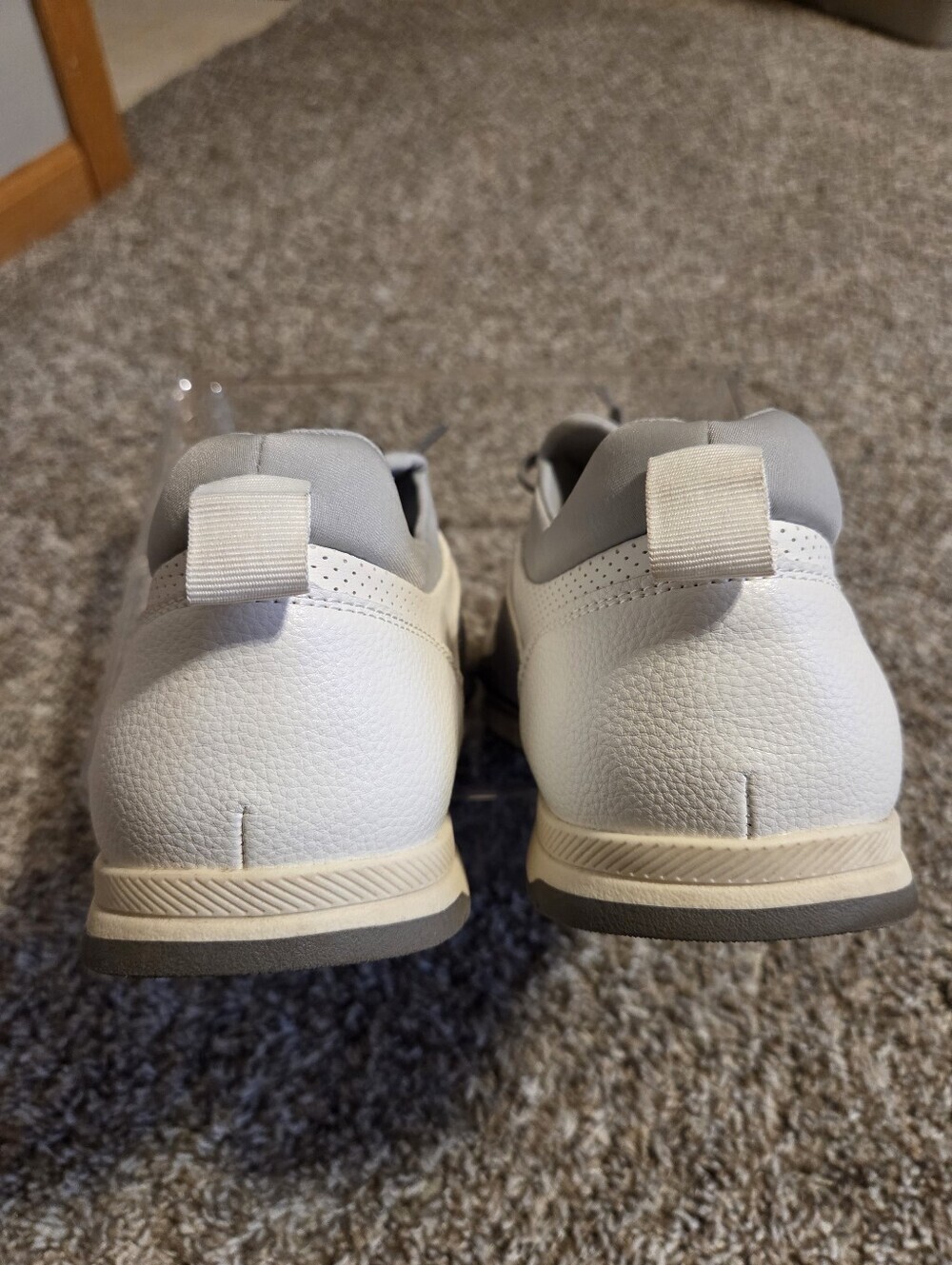 STEVE MADDEN Men's Casual Slip On Sneakers in White and Light Gray - Picture 6 of 7